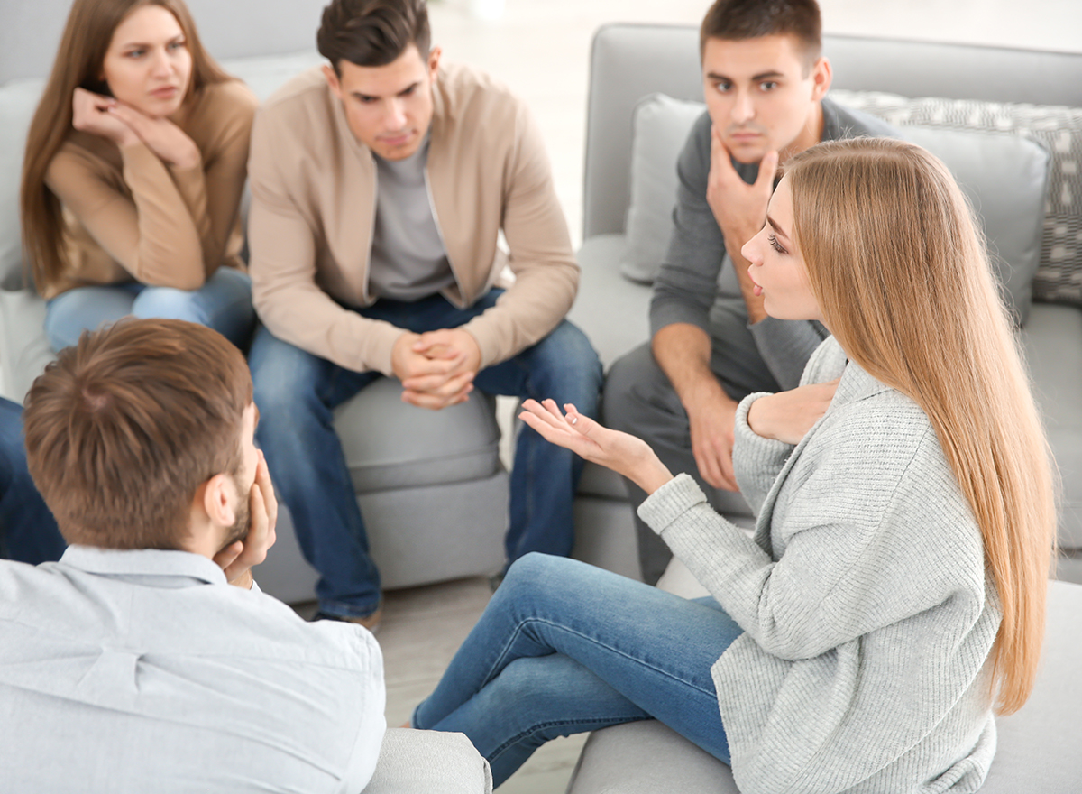 alcohol rehab center in vancouver wa woman speaking to a group