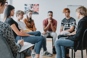 a group at an alcohol rehab center near arlington