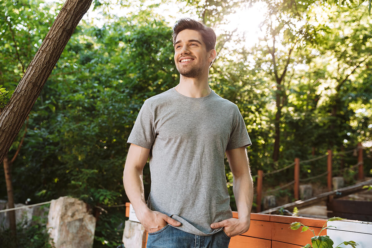 man at a Eugene alcohol addiction treatment