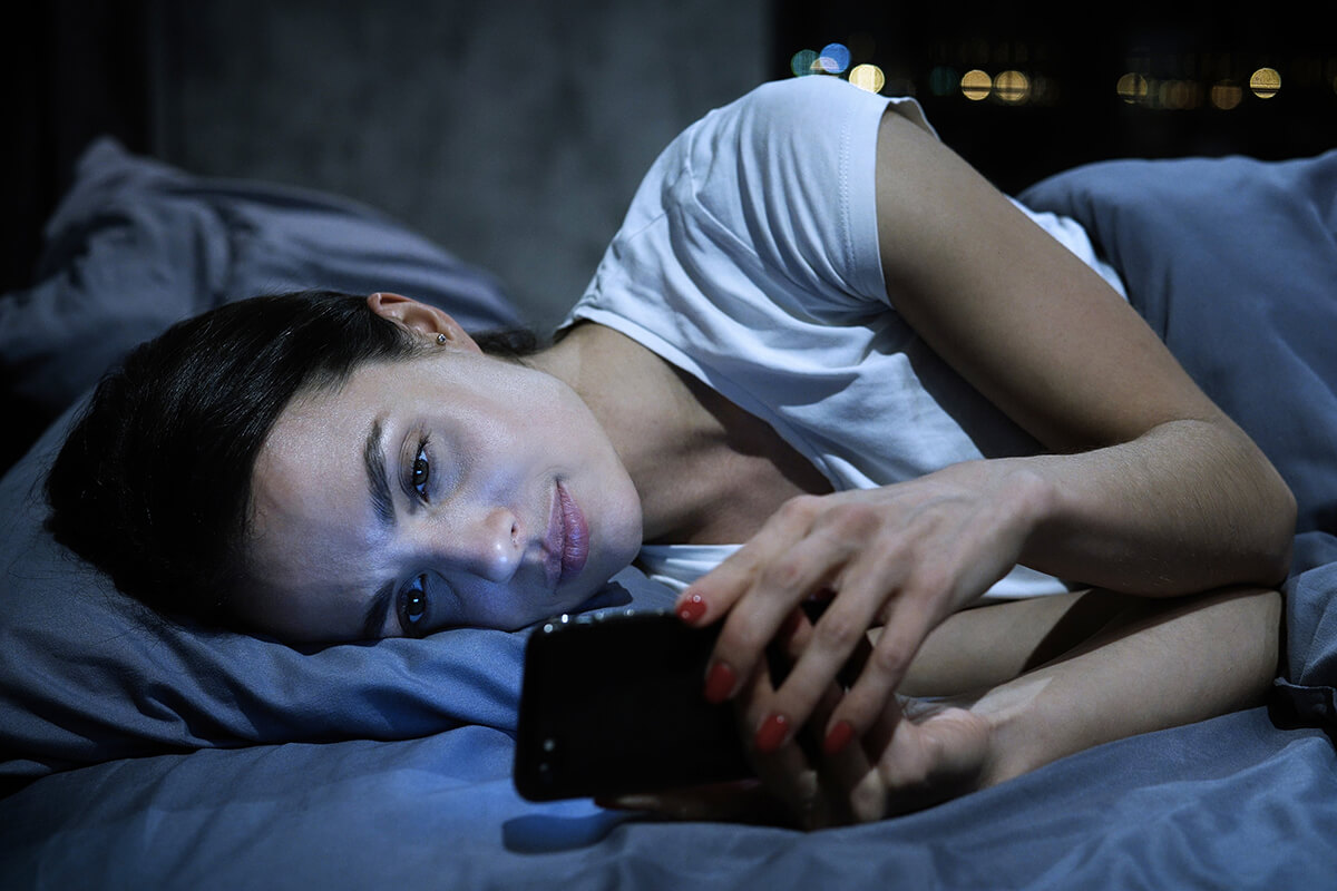 woman wondering about the link between social media and depression