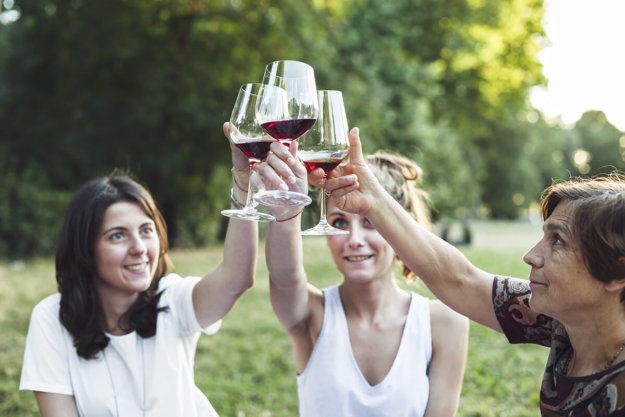 moms participating in wine mom culture